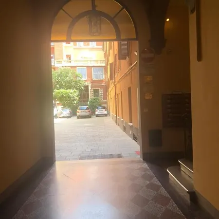 Casa Galliera Centro Apartment *